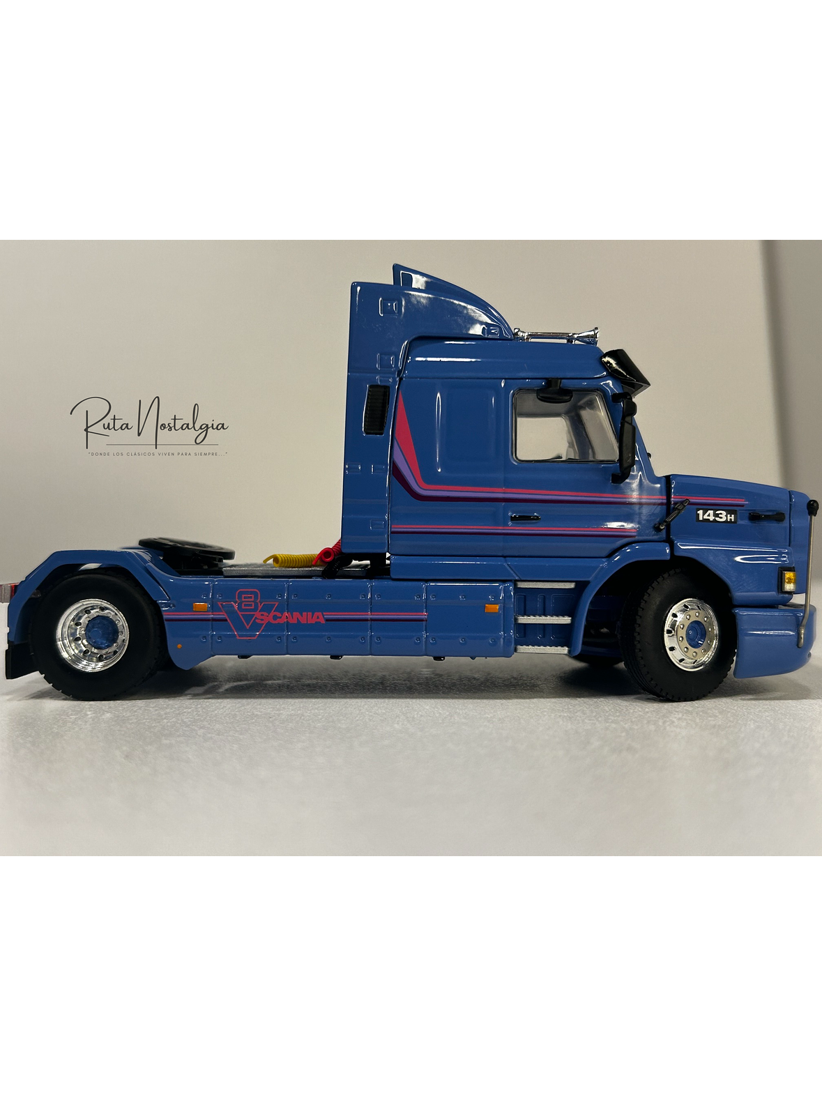 Scania 3 Series 143H Torpedo Streamline 4x2 WSI 1:50 – Camión clásico V8 a escala 10