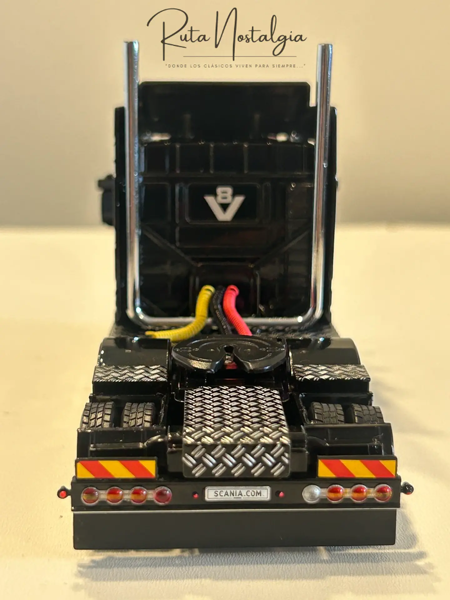 Camión Scania Serie 3 Torpedo 143M Streamline V8 | WSI 1:50 7