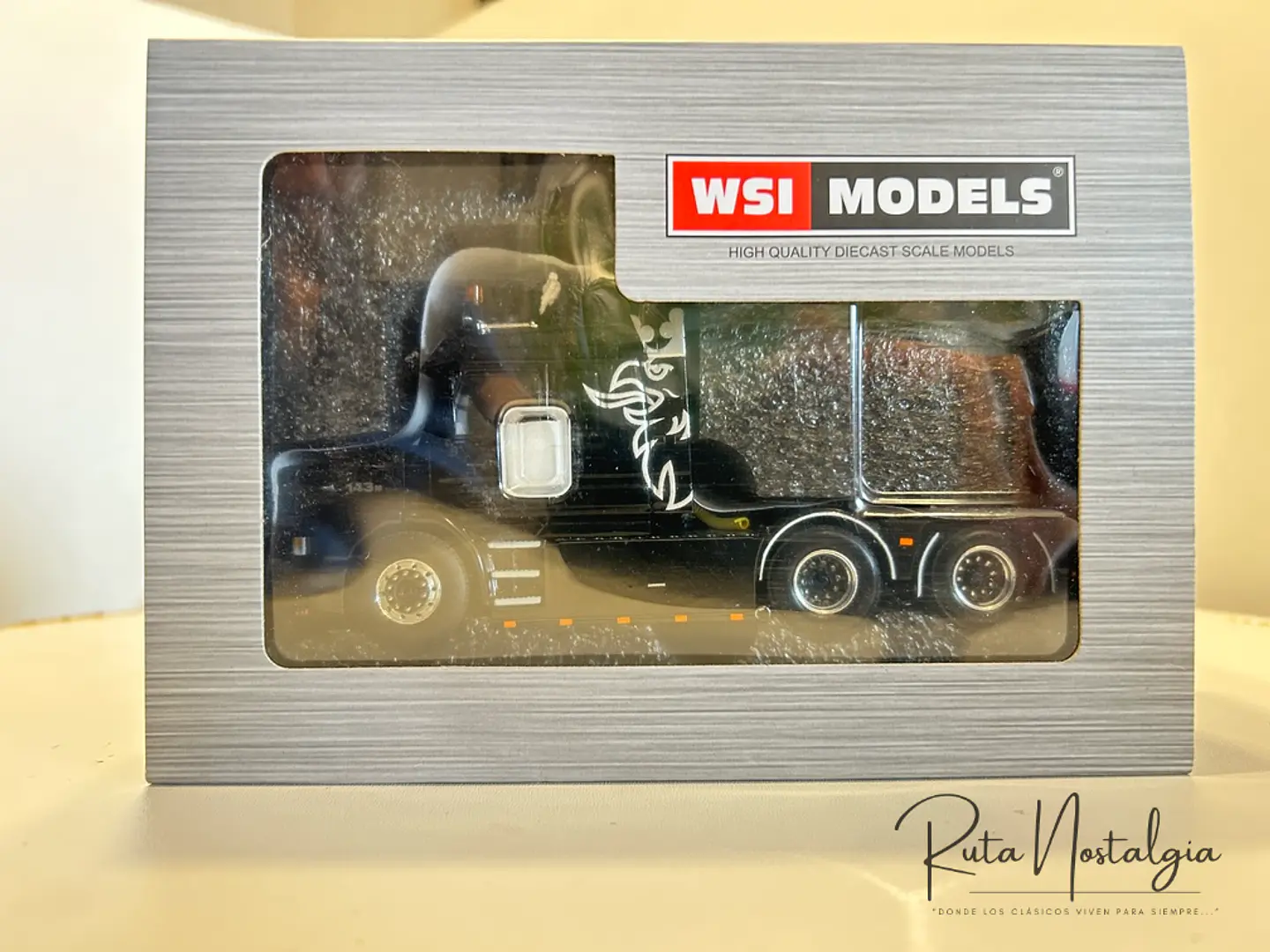 Camión Scania Serie 3 Torpedo 143M Streamline V8 | WSI 1:50 10