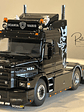 WSI Premium Line Scania 3 Series Torpedo Streamline 6x2 1:50 – Clásico V8 143M 500 negro para coleccionistas en Chile - thumbnail 1