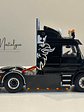 WSI Premium Line Scania 3 Series Torpedo Streamline 6x2 1:50 – Clásico V8 143M 500 negro para coleccionistas en Chile - thumbnail 5