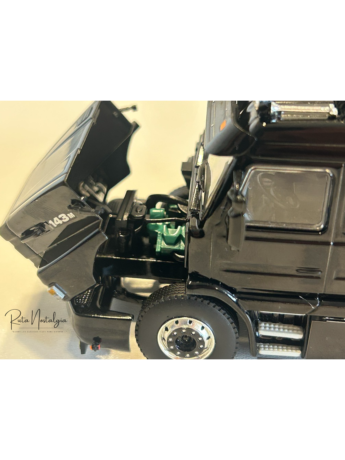 WSI Premium Line Scania 3 Series Torpedo Streamline 6x2 1:50 – Clásico V8 143M 500 negro para coleccionistas en Chile 3