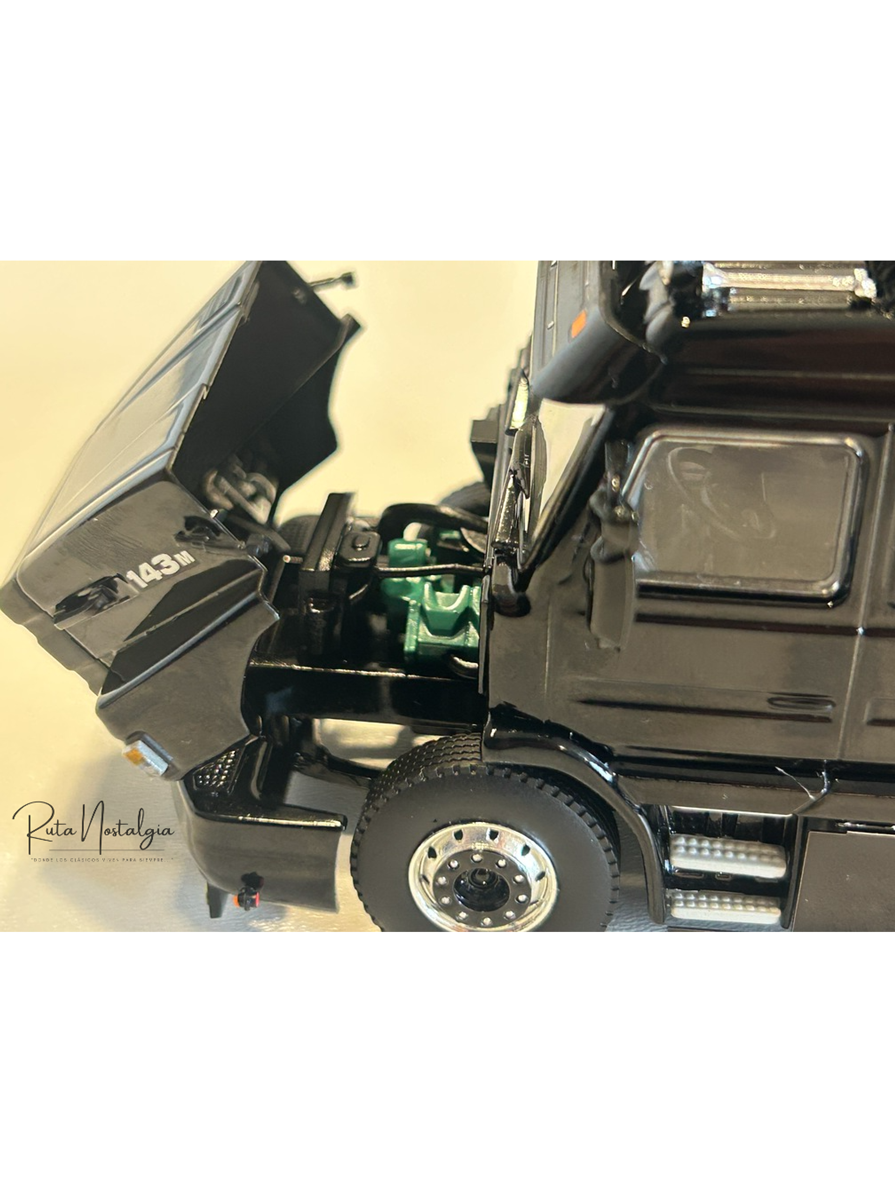 WSI Premium Line Scania 3 Series Torpedo Streamline 6x2 1:50 – Clásico V8 143M 500 negro para coleccionistas en Chile 3