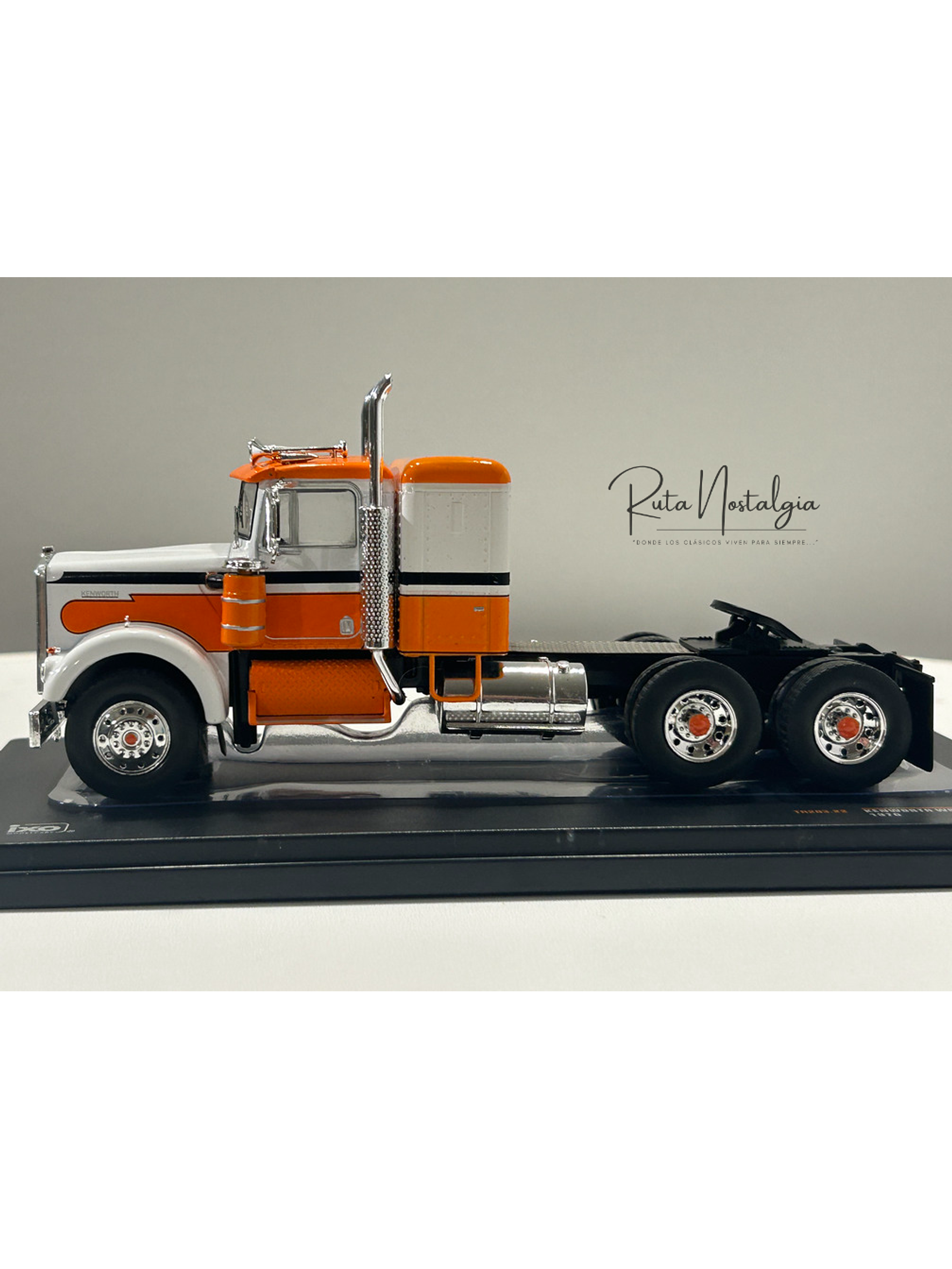 Kenworth W925 1970 IXO Models 1:43 blanco naranjo – Camión clásico americano de ruta 7
