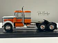 Camión Kenworth W925 1970 IXO Models 1:43 blanco naranjo - Miniatura 7