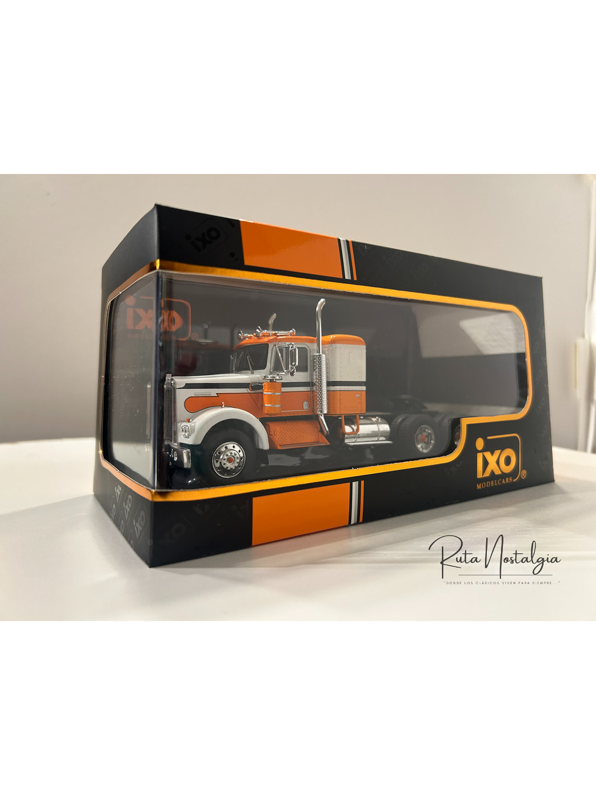 Kenworth W925 1970 IXO Models 1:43 blanco naranjo – Camión clásico americano de ruta 8