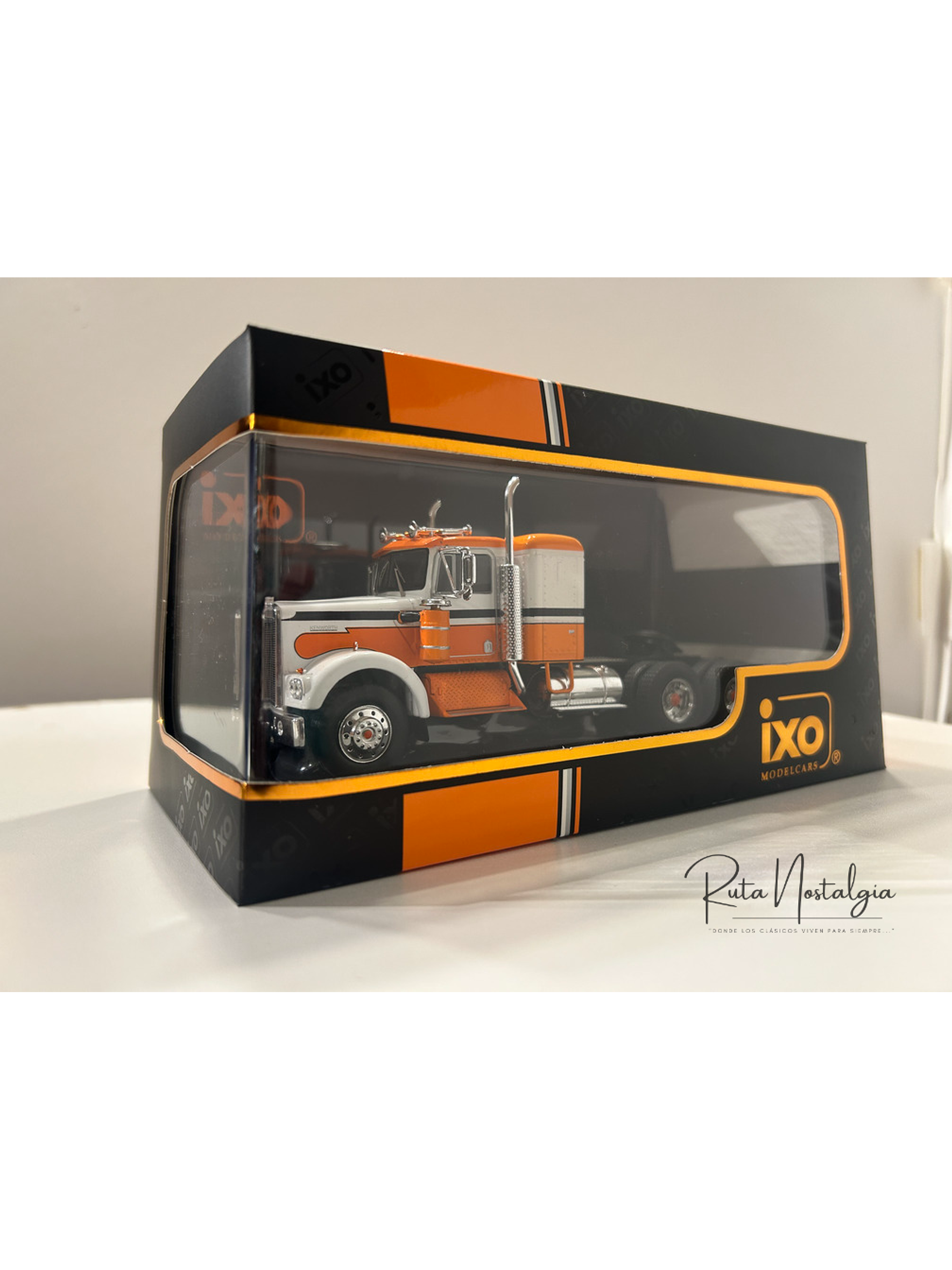 Kenworth W925 1970 IXO Models 1:43 blanco naranjo – Camión clásico americano de ruta 8