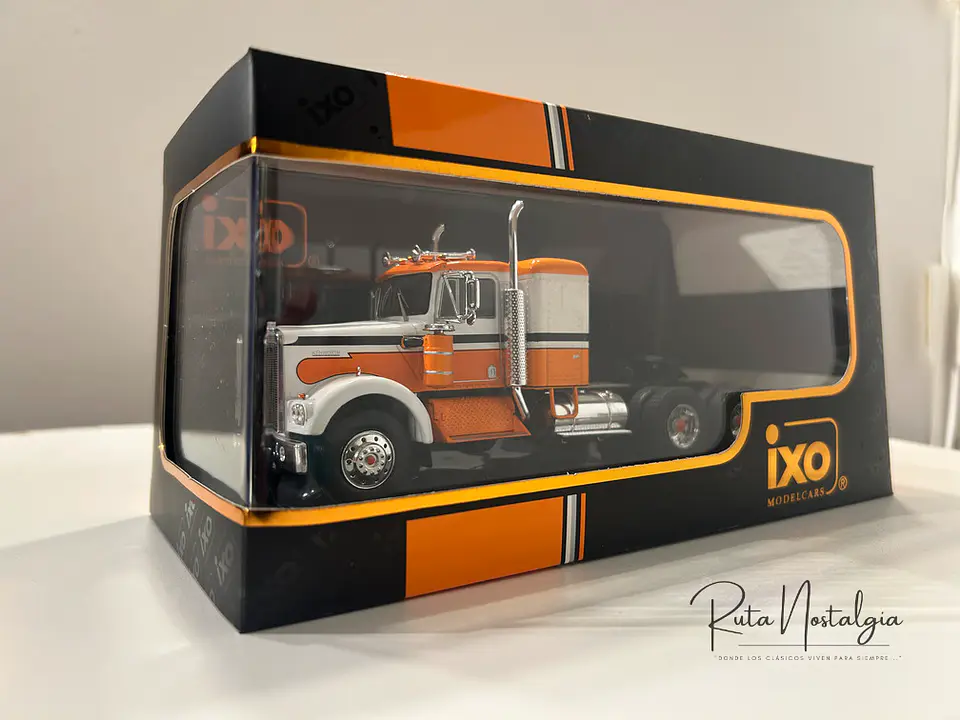 Camión Kenworth W925 1970 IXO Models 1:43 blanco naranjo 8