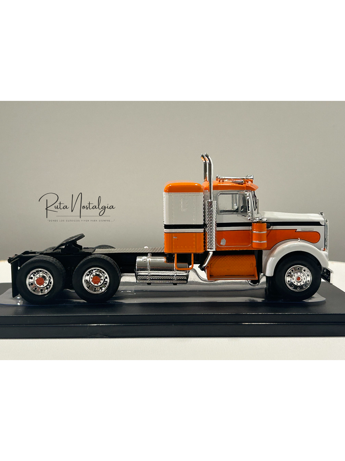 Kenworth W925 1970 IXO Models 1:43 blanco naranjo – Camión clásico americano de ruta 4