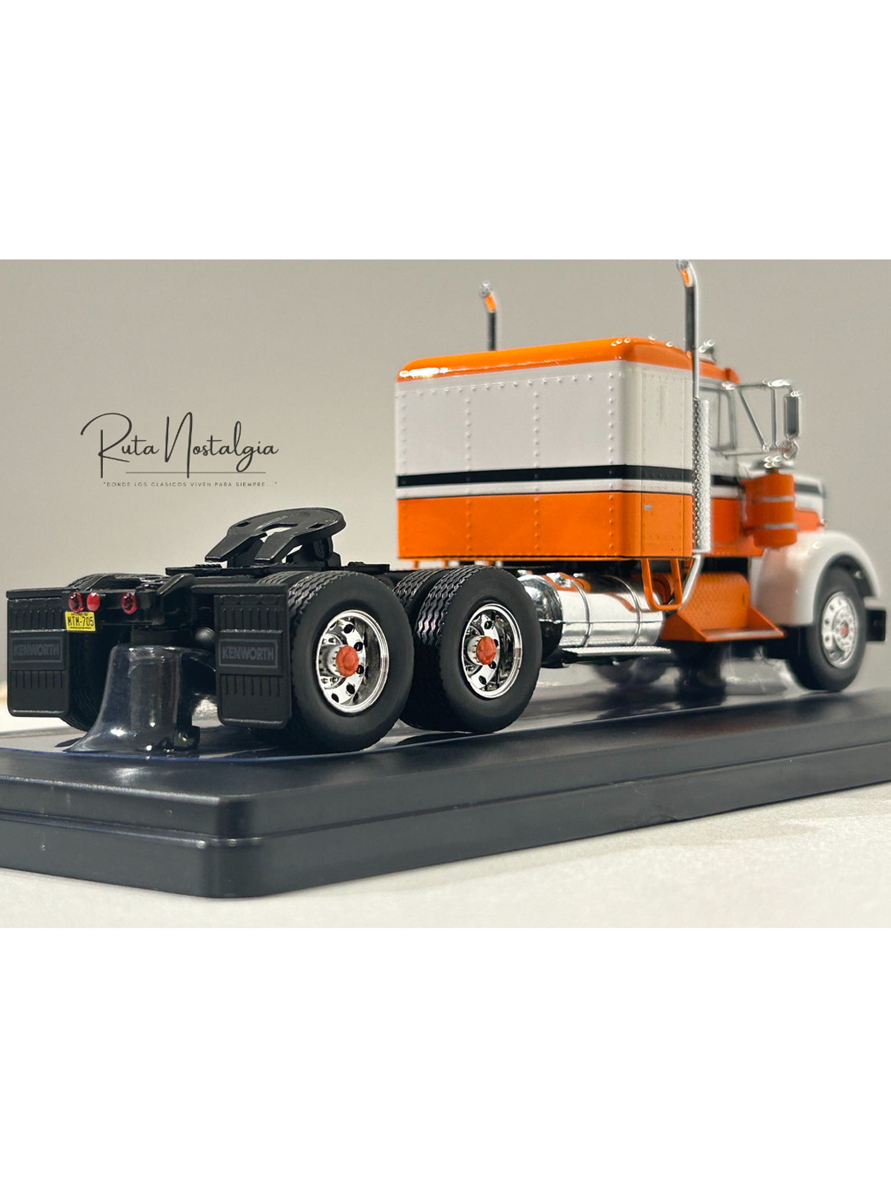 Kenworth W925 1970 IXO Models 1:43 blanco naranjo – Camión clásico americano de ruta 5