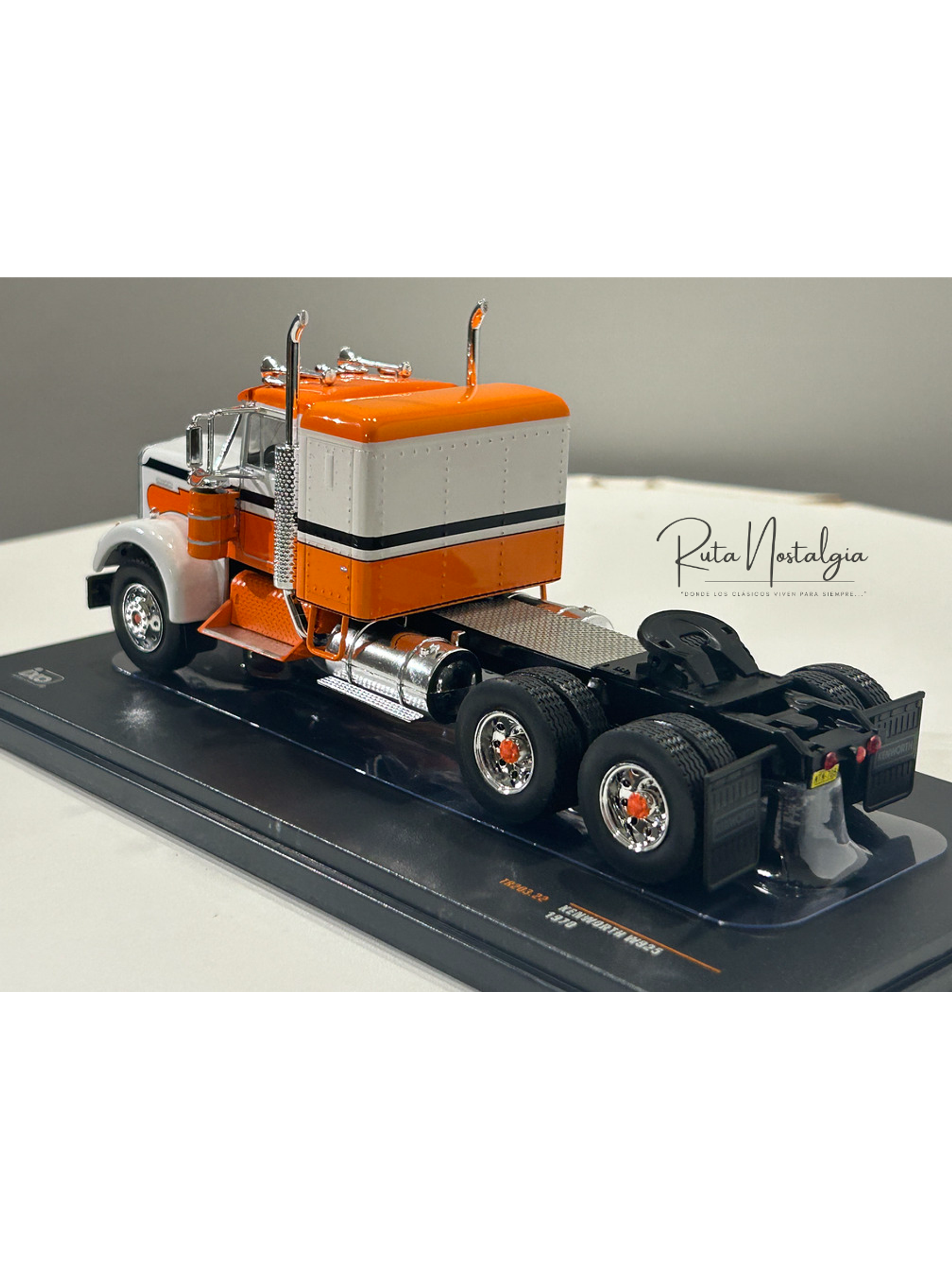 Kenworth W925 1970 IXO Models 1:43 blanco naranjo – Camión clásico americano de ruta 6