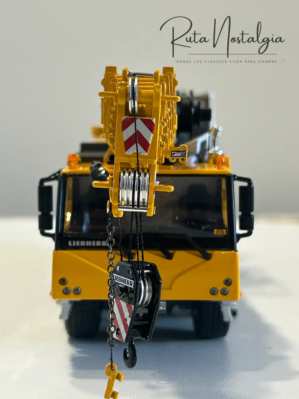 Grúa Liebherr LTM 1090-4.2 | WSI 1:50 Coleccionable 3