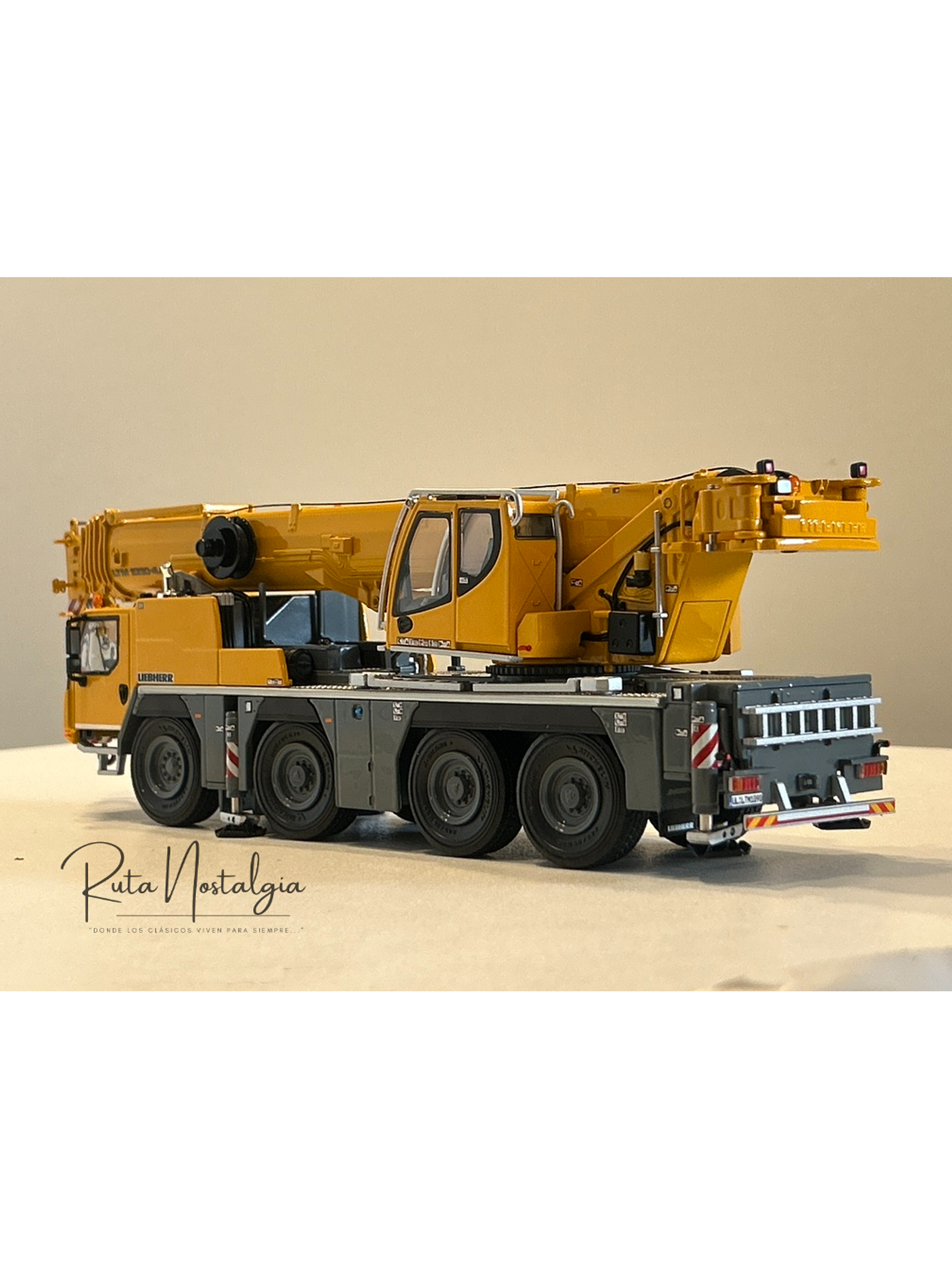 WSI Liebherr LTM 1090-4.2 1:50 – Grúa móvil todo terreno diecast de colección 8