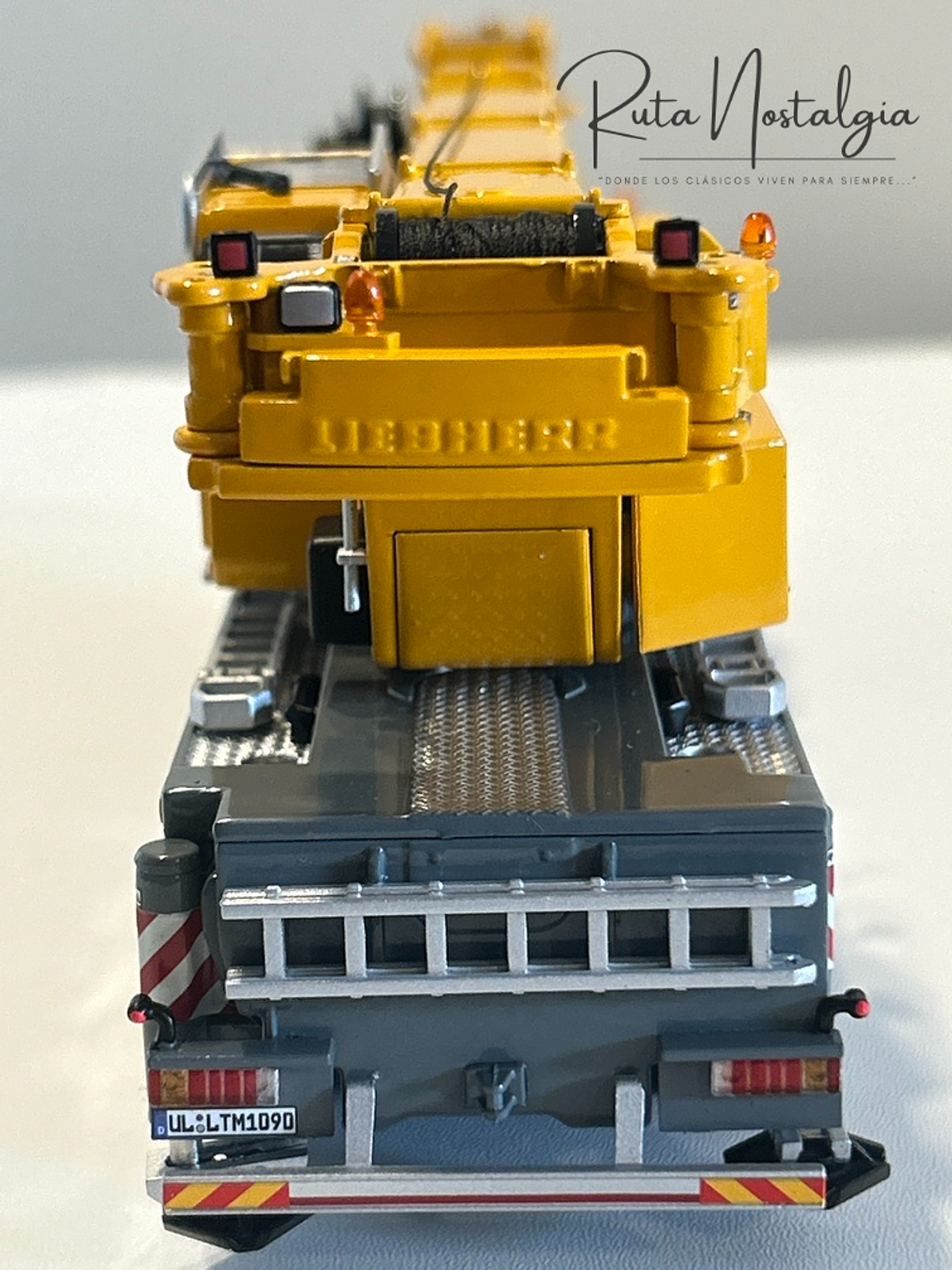 WSI Liebherr LTM 1090-4.2 1:50 – Grúa móvil todo terreno diecast de colección 7