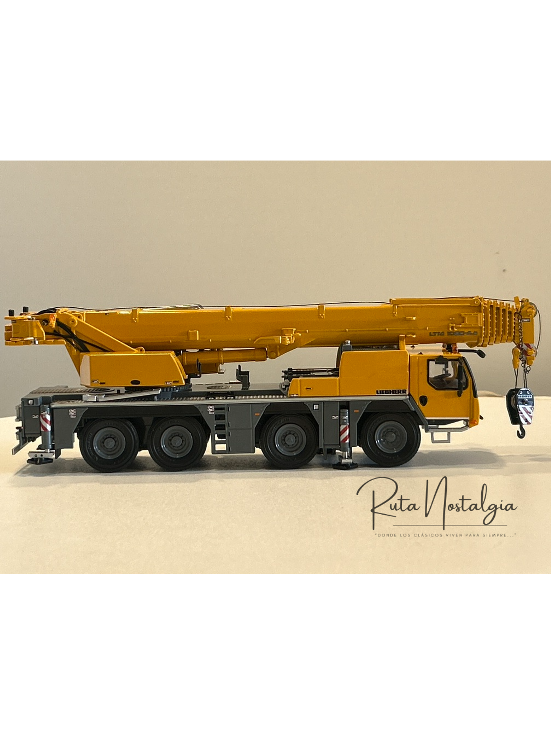 WSI Liebherr LTM 1090-4.2 1:50 – Grúa móvil todo terreno diecast de colección 5