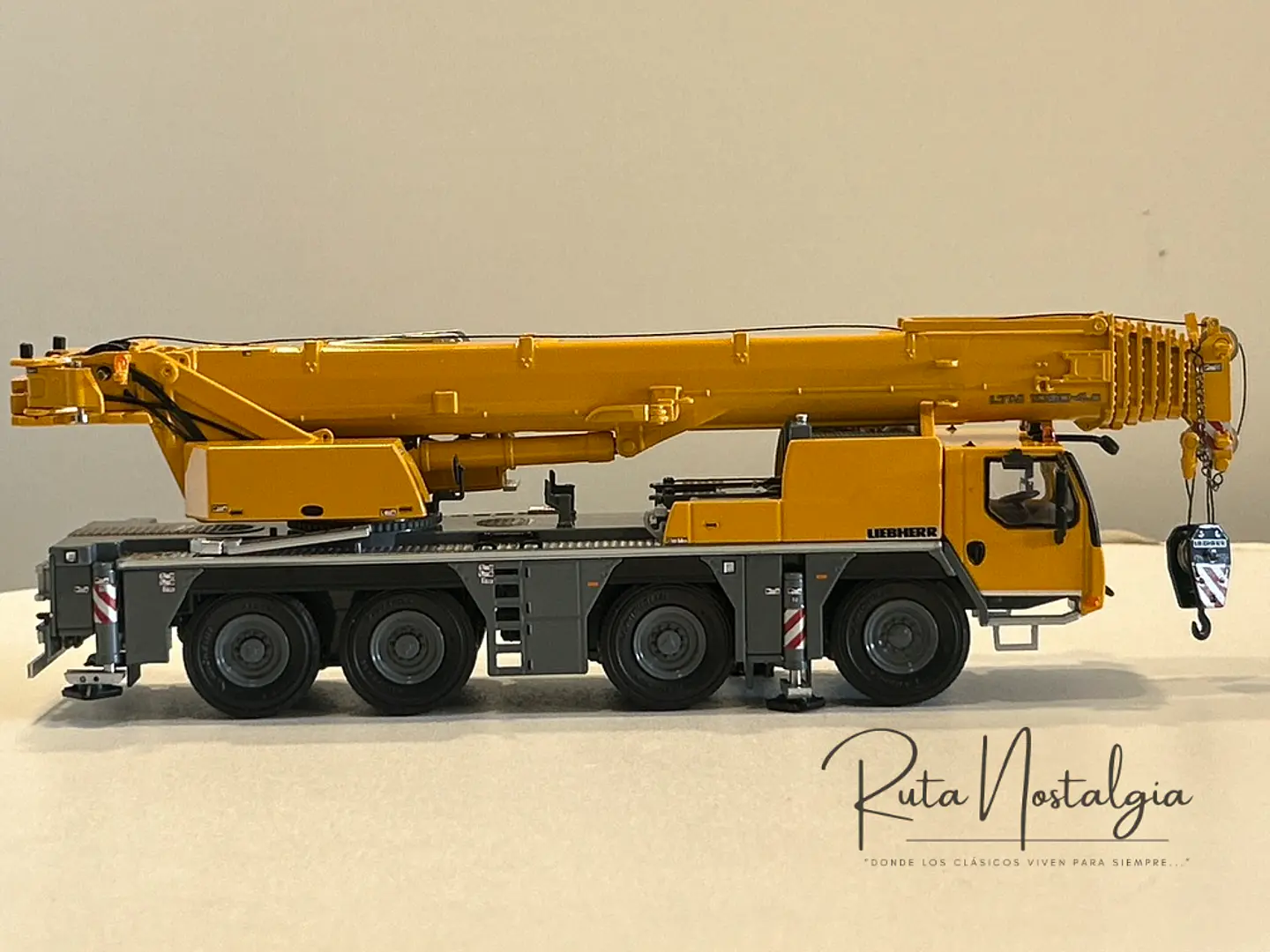 Grúa Liebherr LTM 1090-4.2 | WSI 1:50 Coleccionable 5