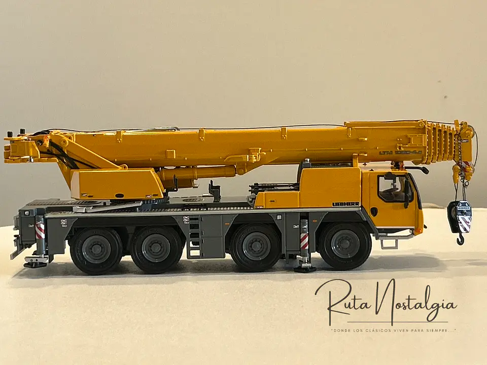 Grúa Liebherr LTM 1090-4.2 | WSI 1:50 Coleccionable 5