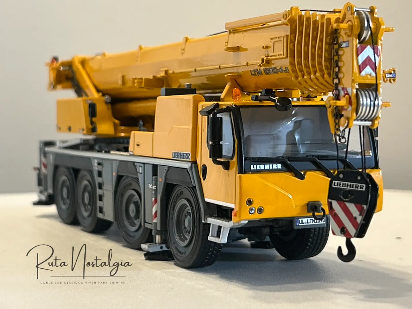 Grúa Liebherr LTM 1090-4.2 | WSI 1:50 Coleccionable 4
