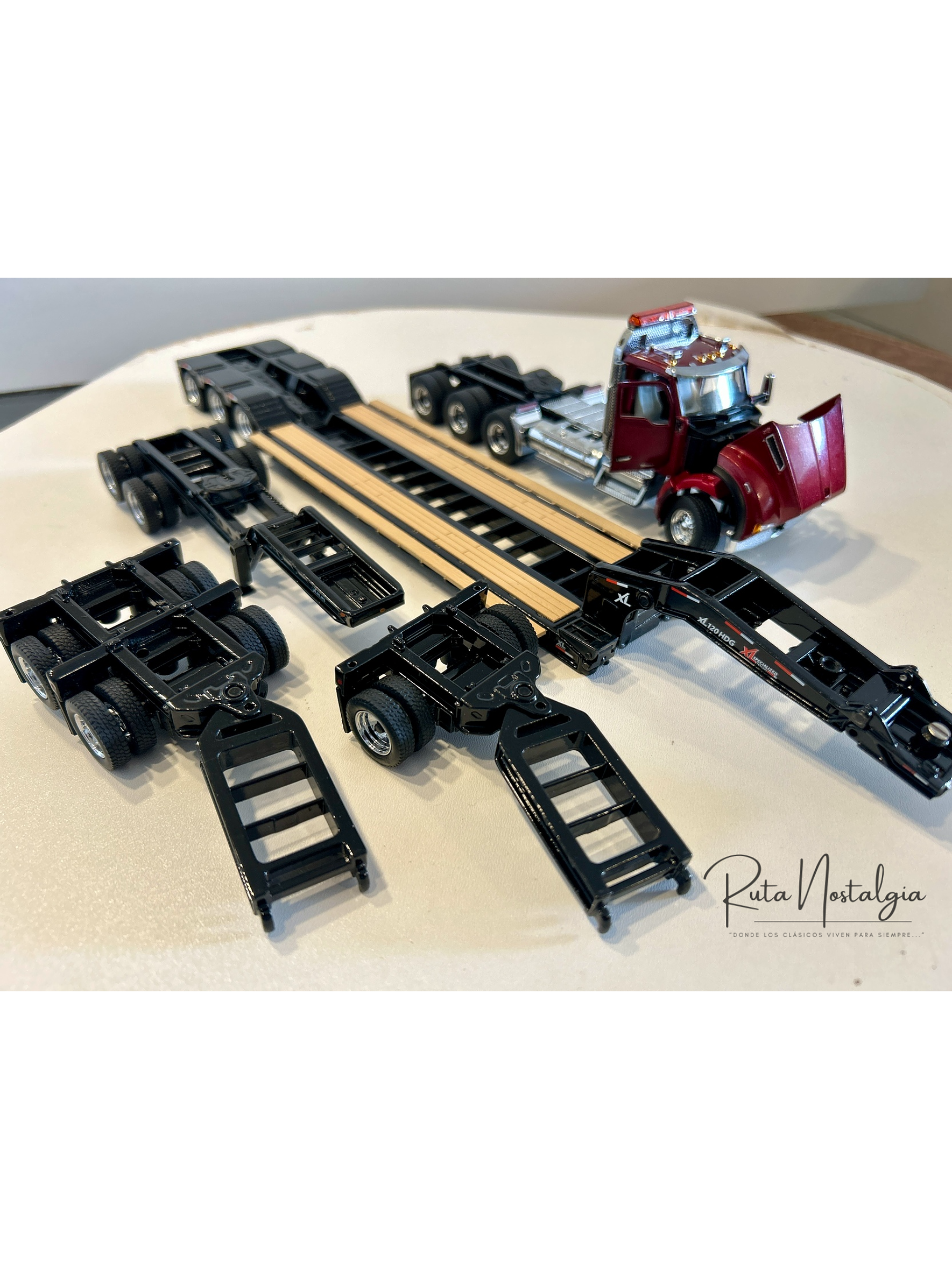 Kenworth T880 con rampla XL 120 Lowboy (cama baja) | 1:50 Diecast Masters | Camión americano pesado de colección 4