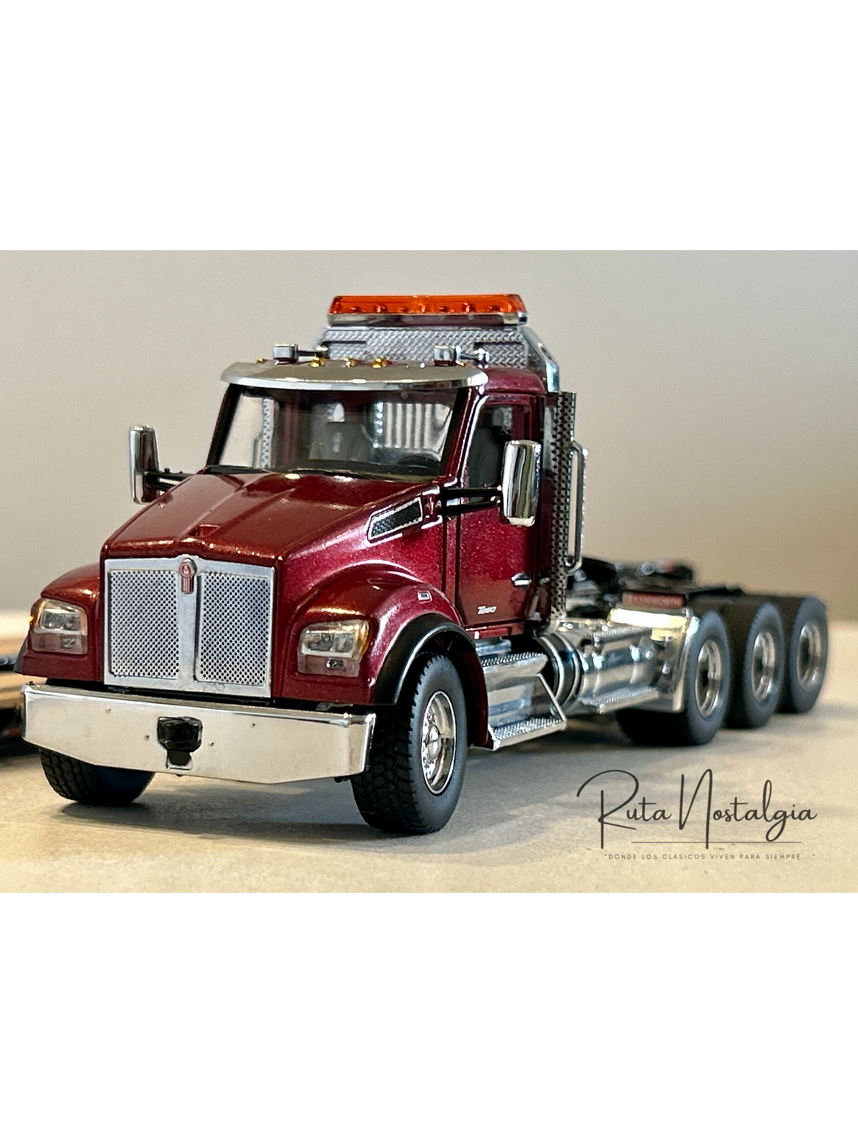 Kenworth T880 con rampla XL 120 Lowboy (cama baja) | 1:50 Diecast Masters | Camión americano pesado de colección 2