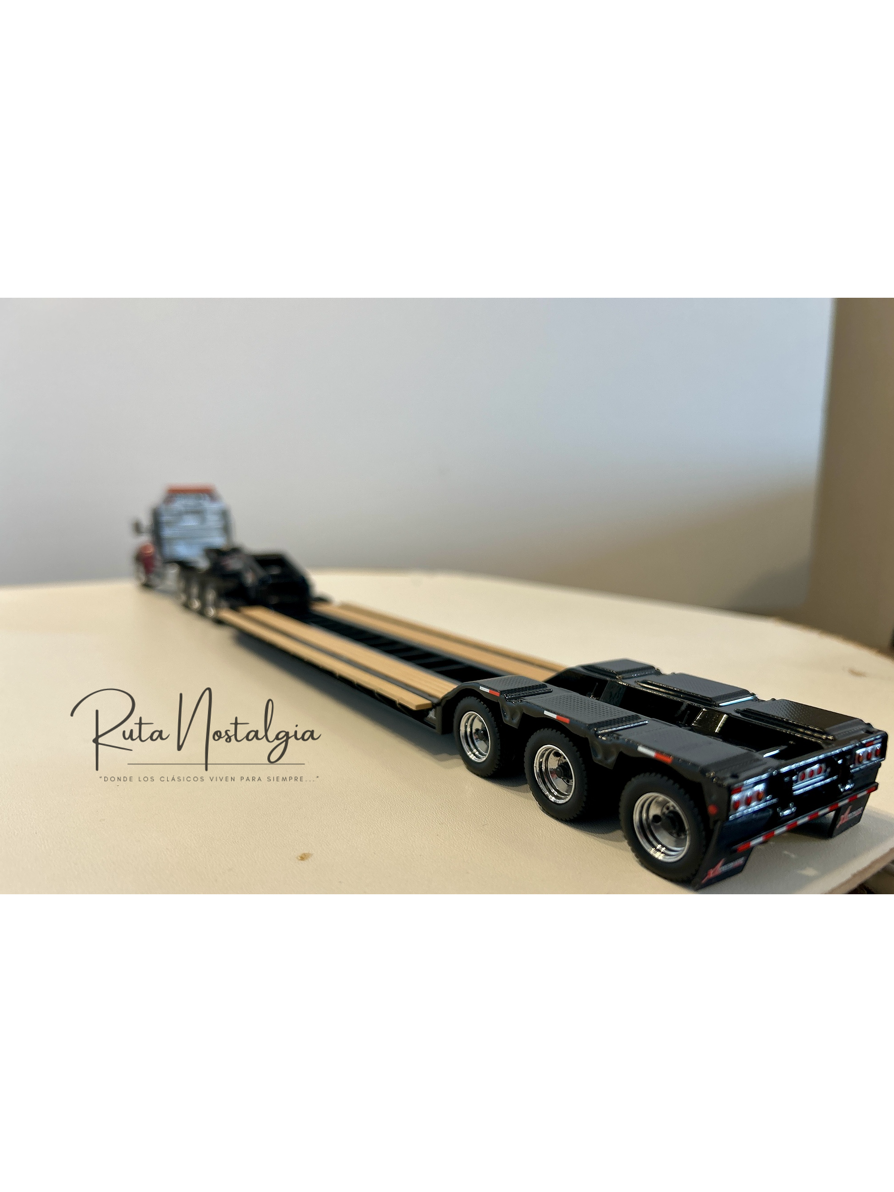Kenworth T880 con rampla XL 120 Lowboy (cama baja) | 1:50 Diecast Masters | Camión americano pesado de colección 6