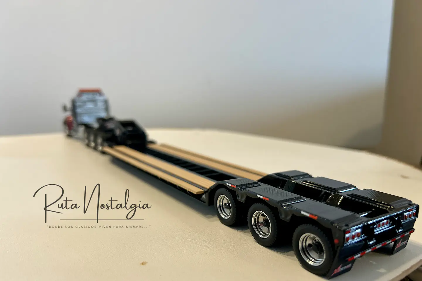 Camión Kenworth T880 Rampla Cama | Diecast Masters 1:50 6