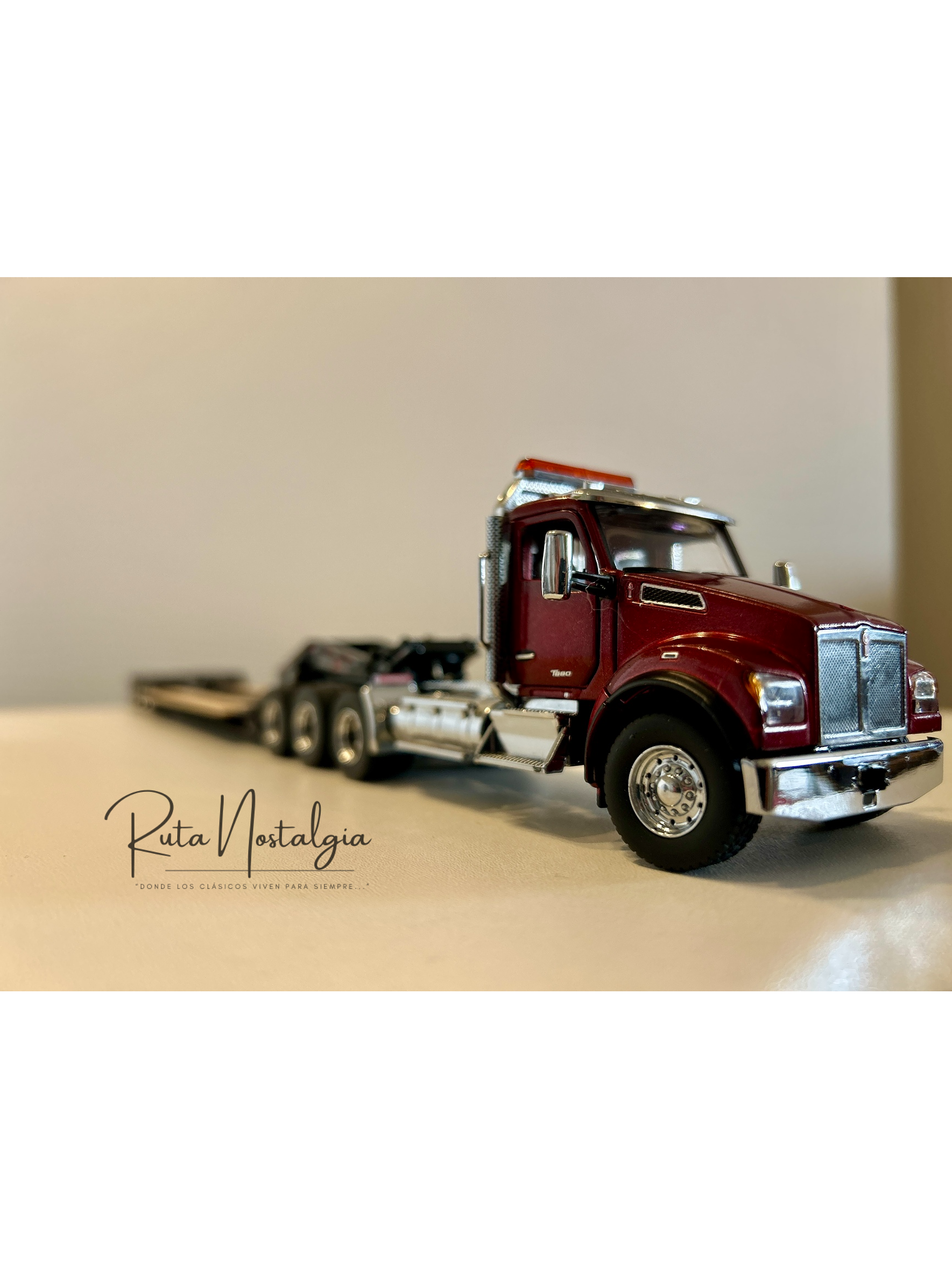 Kenworth T880 con rampla XL 120 Lowboy (cama baja) | 1:50 Diecast Masters | Camión americano pesado de colección 10