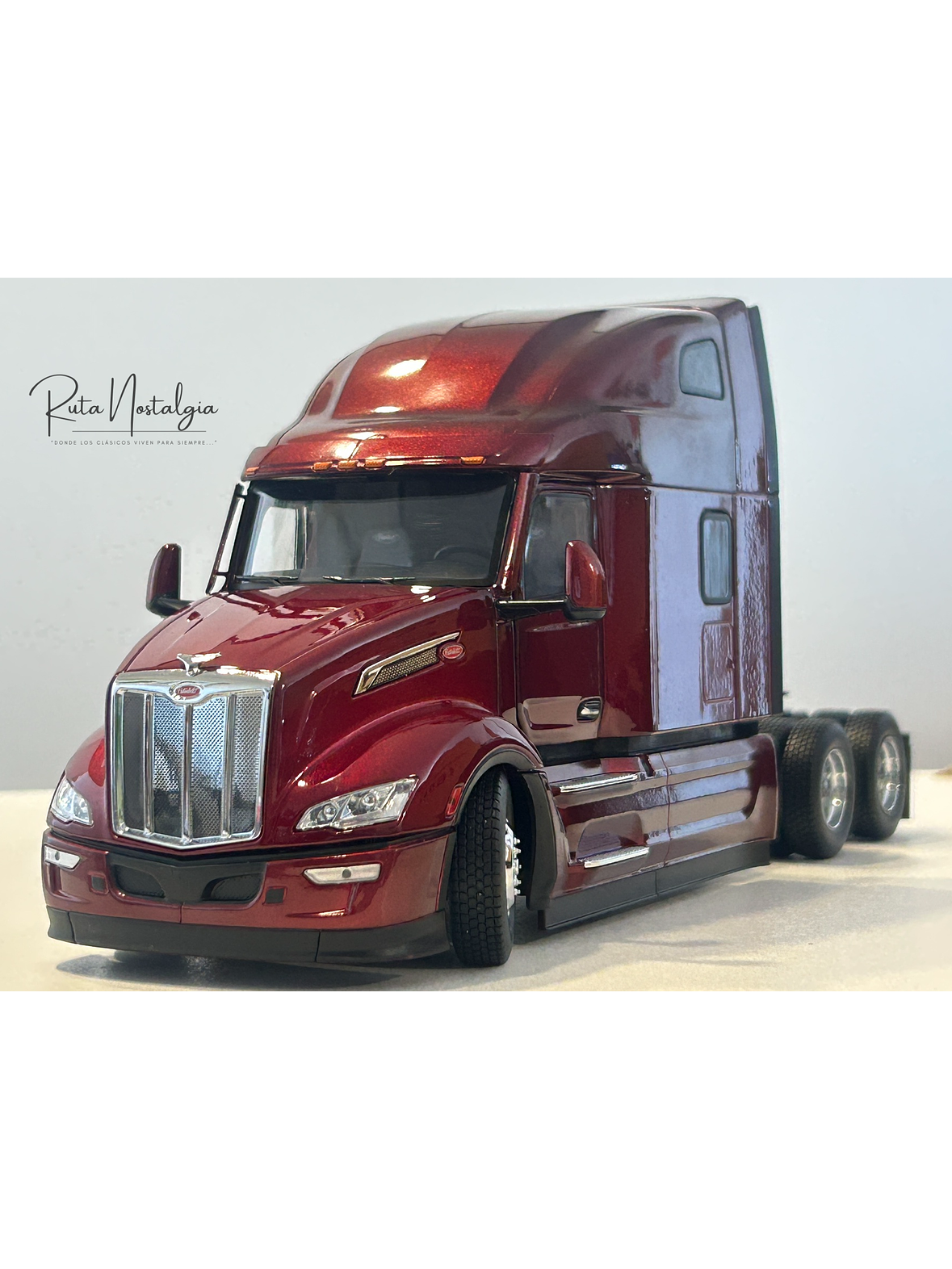 Peterbilt 579 UltraLoft 1:32 Diecast Masters – Camión americano de carretera | Ruta Nostalgia Chile 1