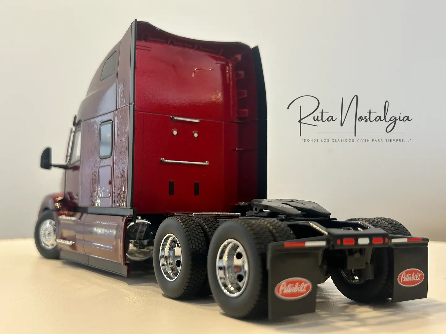 Camión Peterbilt 579 UltraLoft | Diecast Masters 1:32 3