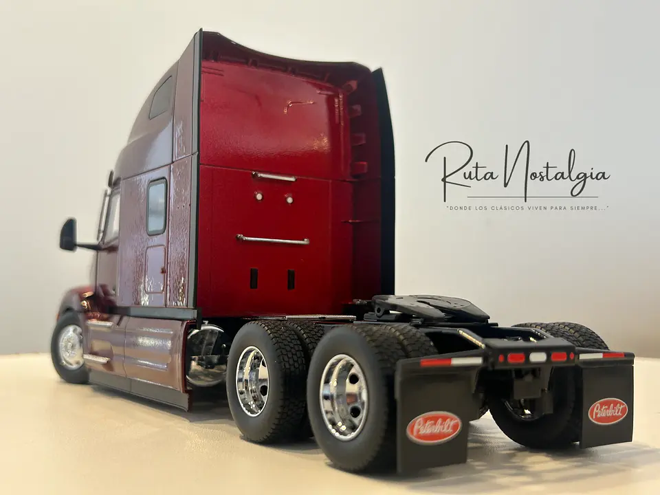 Camión Peterbilt 579 UltraLoft | Diecast Masters 1:32 3