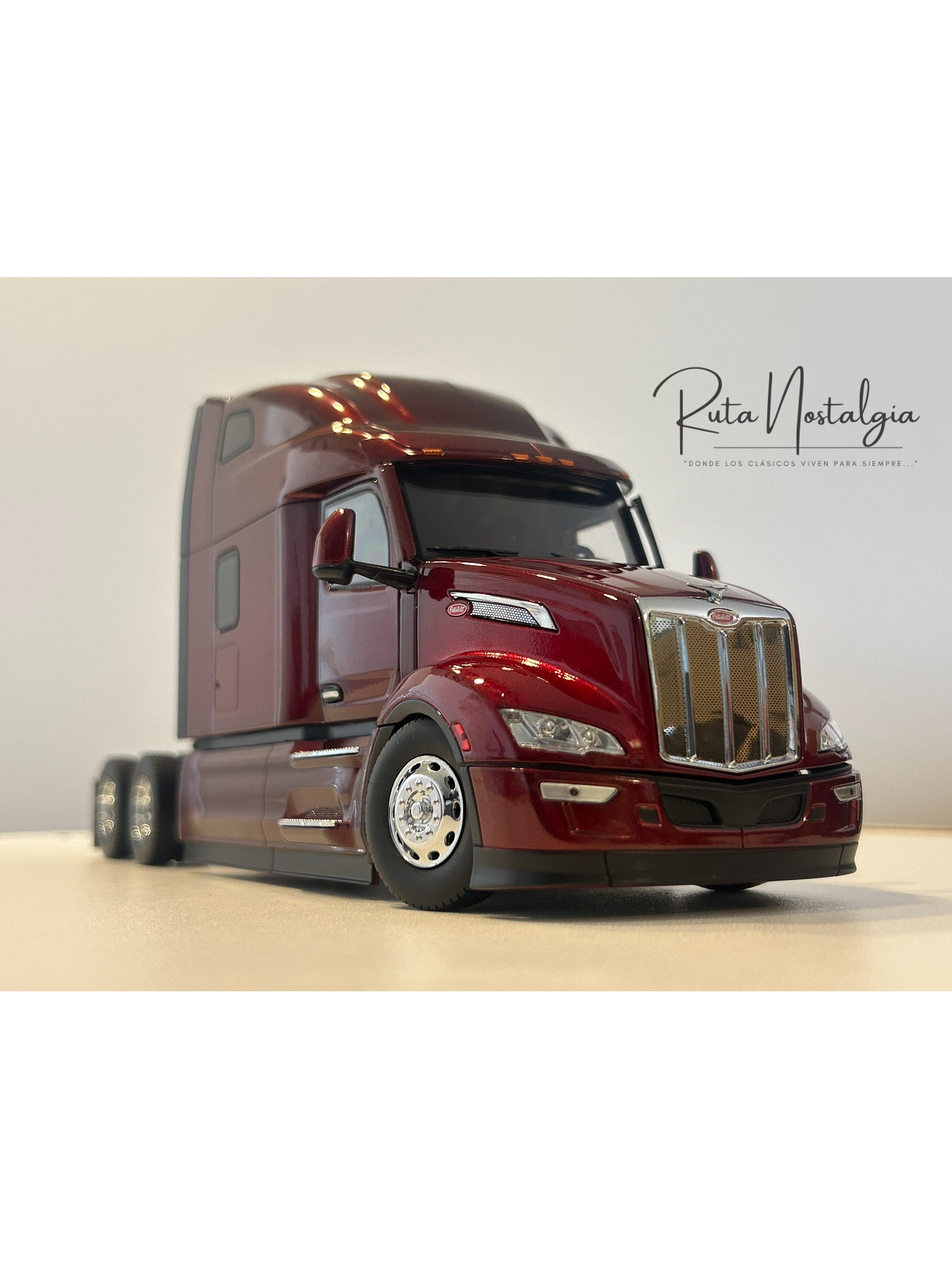 Peterbilt 579 UltraLoft 1:32 Diecast Masters – Camión americano de carretera | Ruta Nostalgia Chile 6