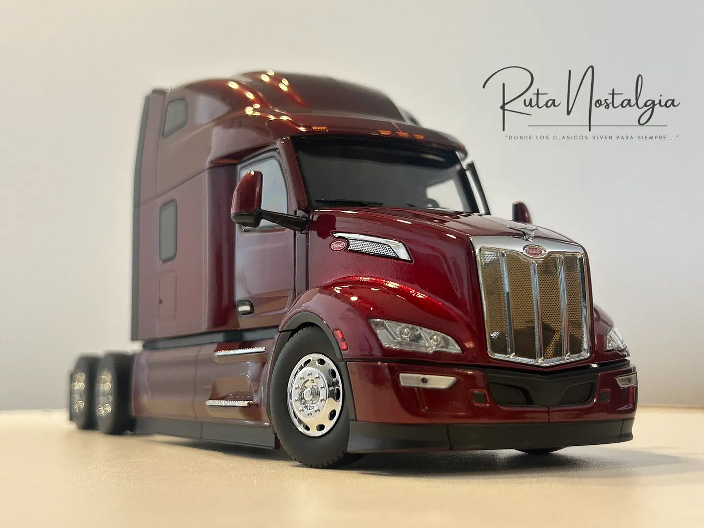 Camión Peterbilt 579 UltraLoft | Diecast Masters 1:32 6