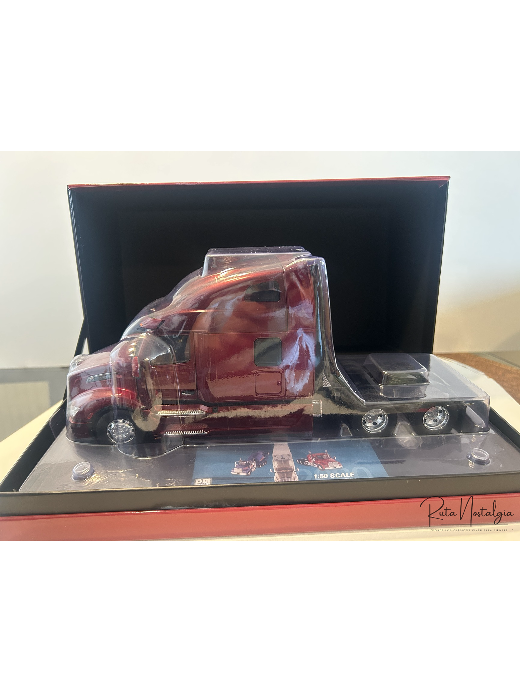 Peterbilt 579 UltraLoft 1:32 Diecast Masters – Camión americano de carretera | Ruta Nostalgia Chile 7