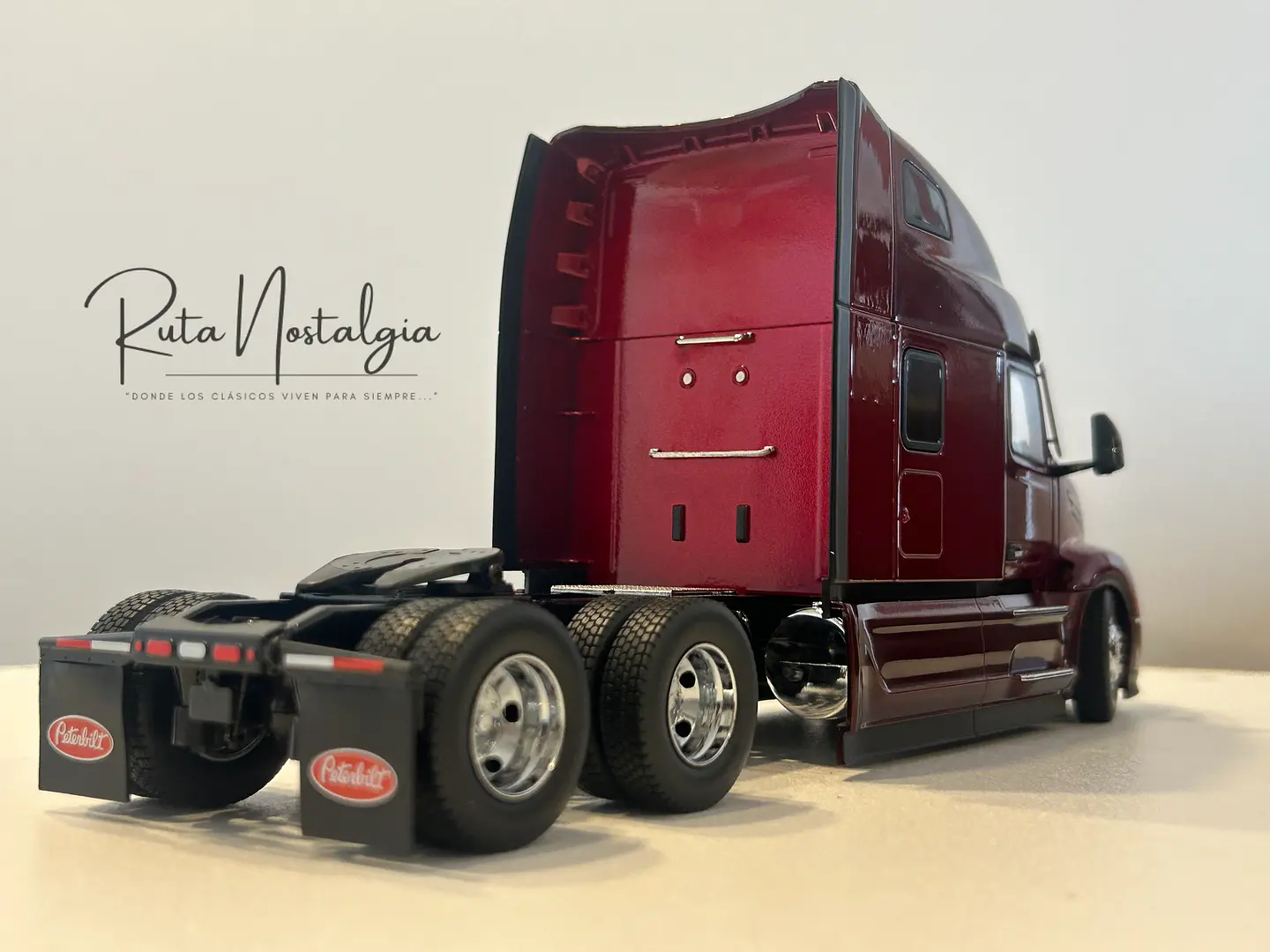 Camión Peterbilt 579 UltraLoft | Diecast Masters 1:32 4