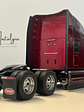 Peterbilt 579 UltraLoft 1:32 Diecast Masters – Camión americano de carretera | Ruta Nostalgia Chile - Miniatura 4