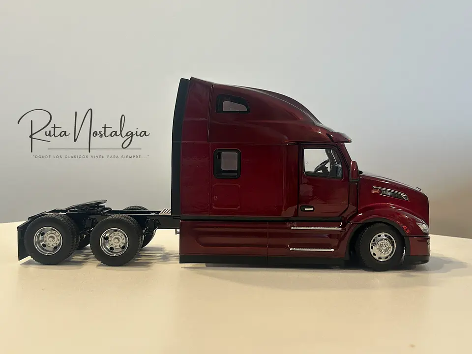 Camión Peterbilt 579 UltraLoft | Diecast Masters 1:32 5