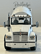 Kenworth T880 Mixer McNeilus BridgeMaster 1:50 Diecast Masters | Camión hormigonero blanco de colección - Miniatura 3