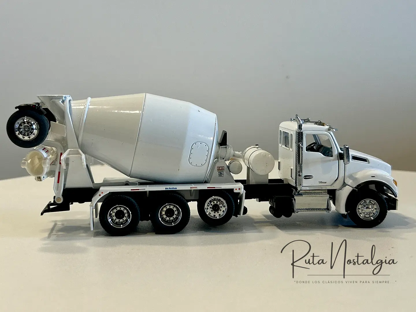 Camión Kenworth T880 Mixer | Diecast Masters 1:50 5