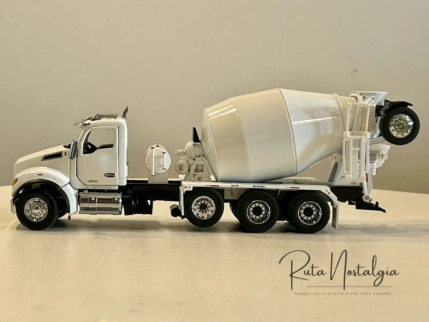 Camión Kenworth T880 Mixer | Diecast Masters 1:50 9