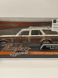 Chrysler LeBaron Town & Country 1979 beige 1:24 Motormax – Station wagon clásica americana - Miniatura 11