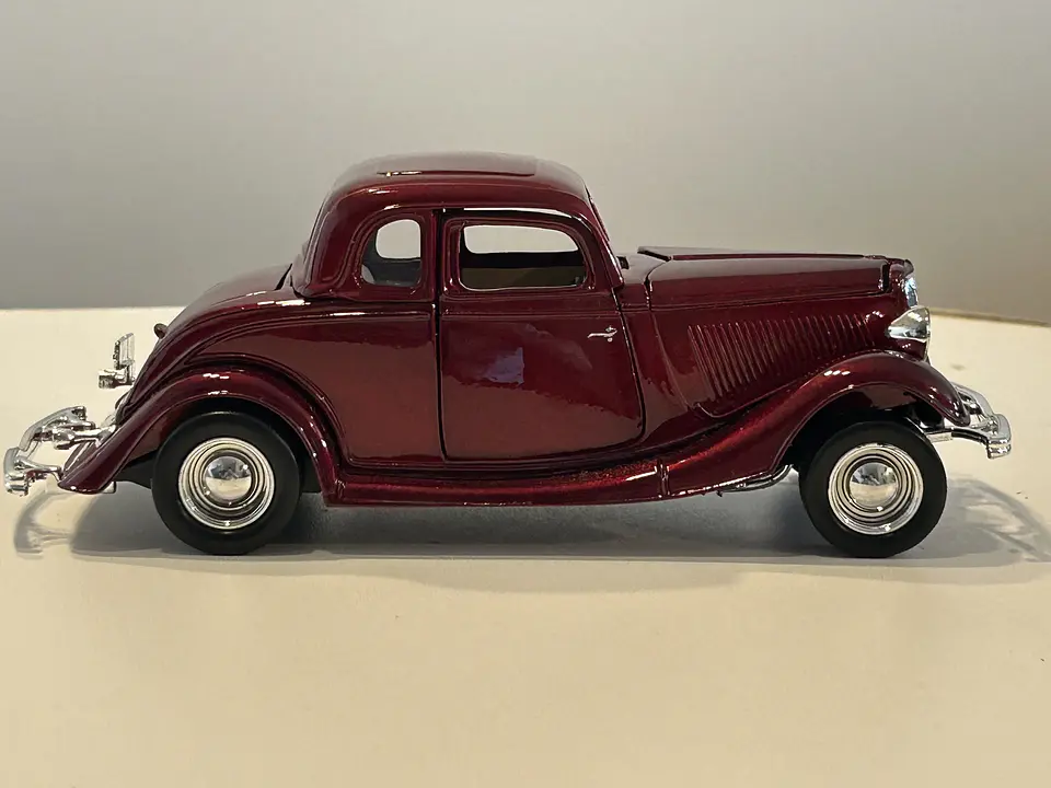 Auto Ford Coupe v8 (1934) | Motormax Escala 1:24 15