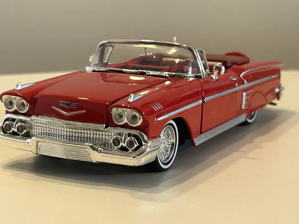 Auto Chevrolet Impala Convertible 1958 | Motormax 1:24 1