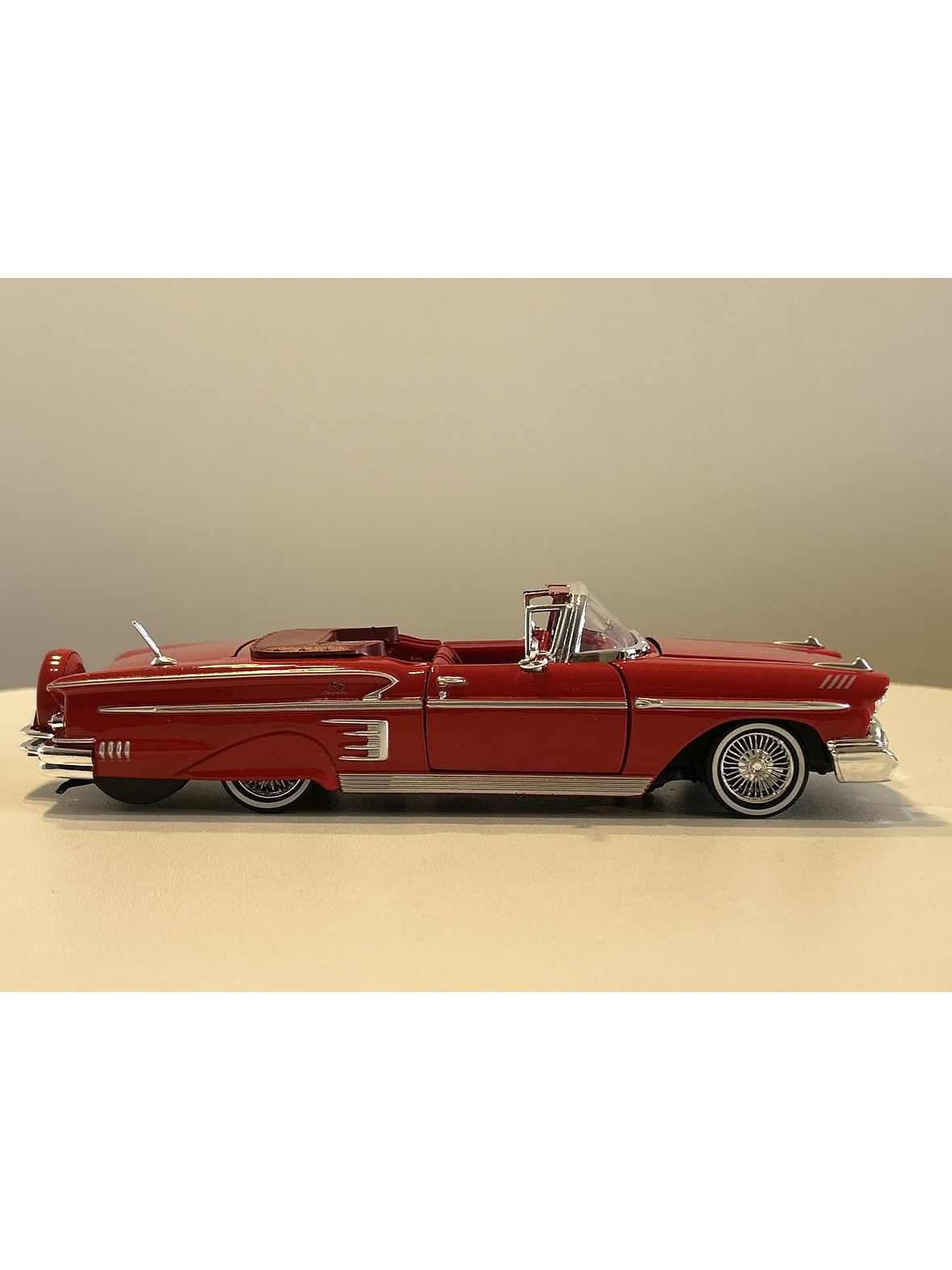 Chevrolet Impala Convertible 1958 rojo 1:24 Motormax – Clásico americano Timeless Legends en Chile 3