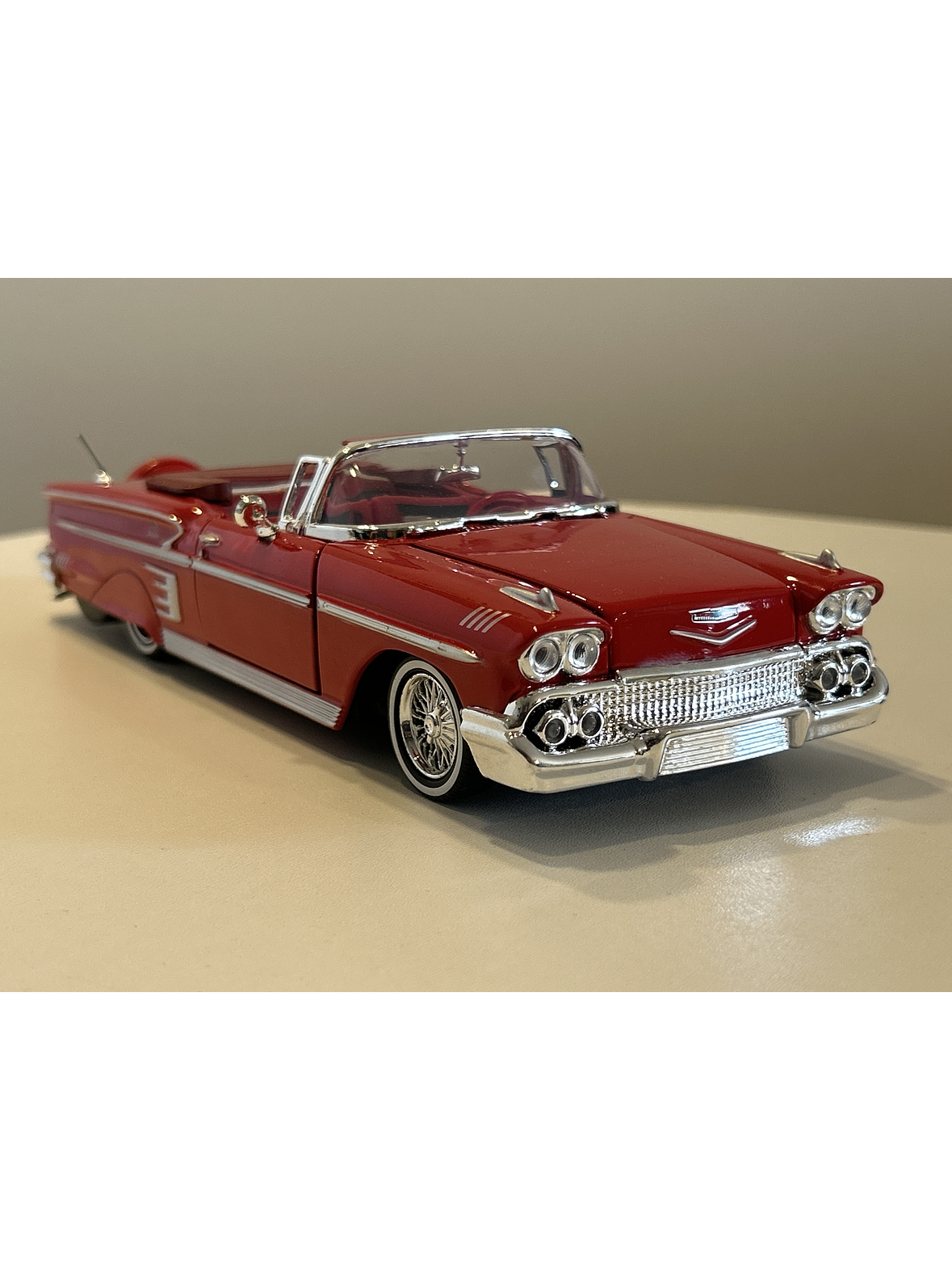 Chevrolet Impala Convertible 1958 rojo 1:24 Motormax – Clásico americano Timeless Legends en Chile 8