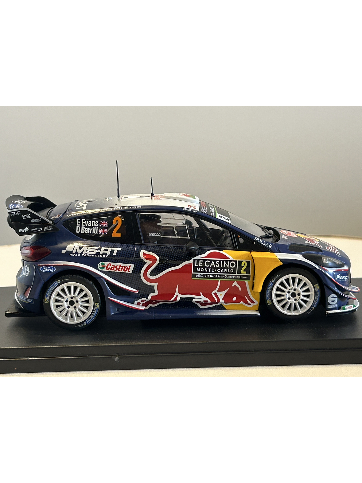 Ford Fiesta WRC Red Bull 2018 IXO 1:24 – Rally Monte Carlo #2 Evans / Barritt MSport 4