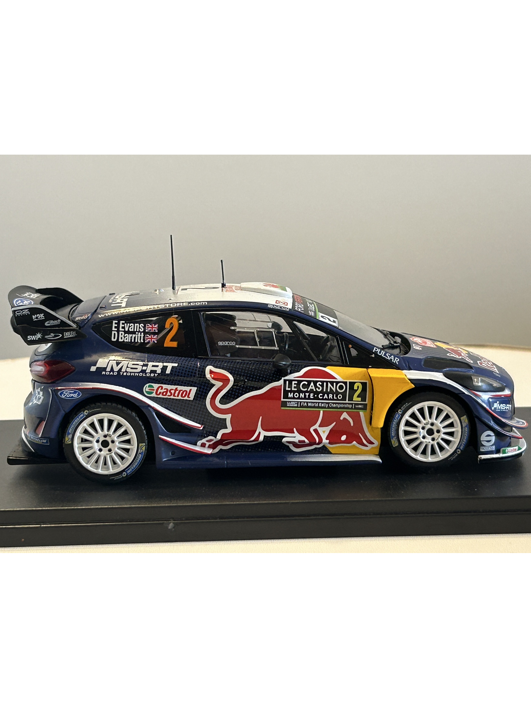 Ford Fiesta WRC Red Bull 2018 IXO 1:24 – Rally Monte Carlo #2 Evans / Barritt MSport 4