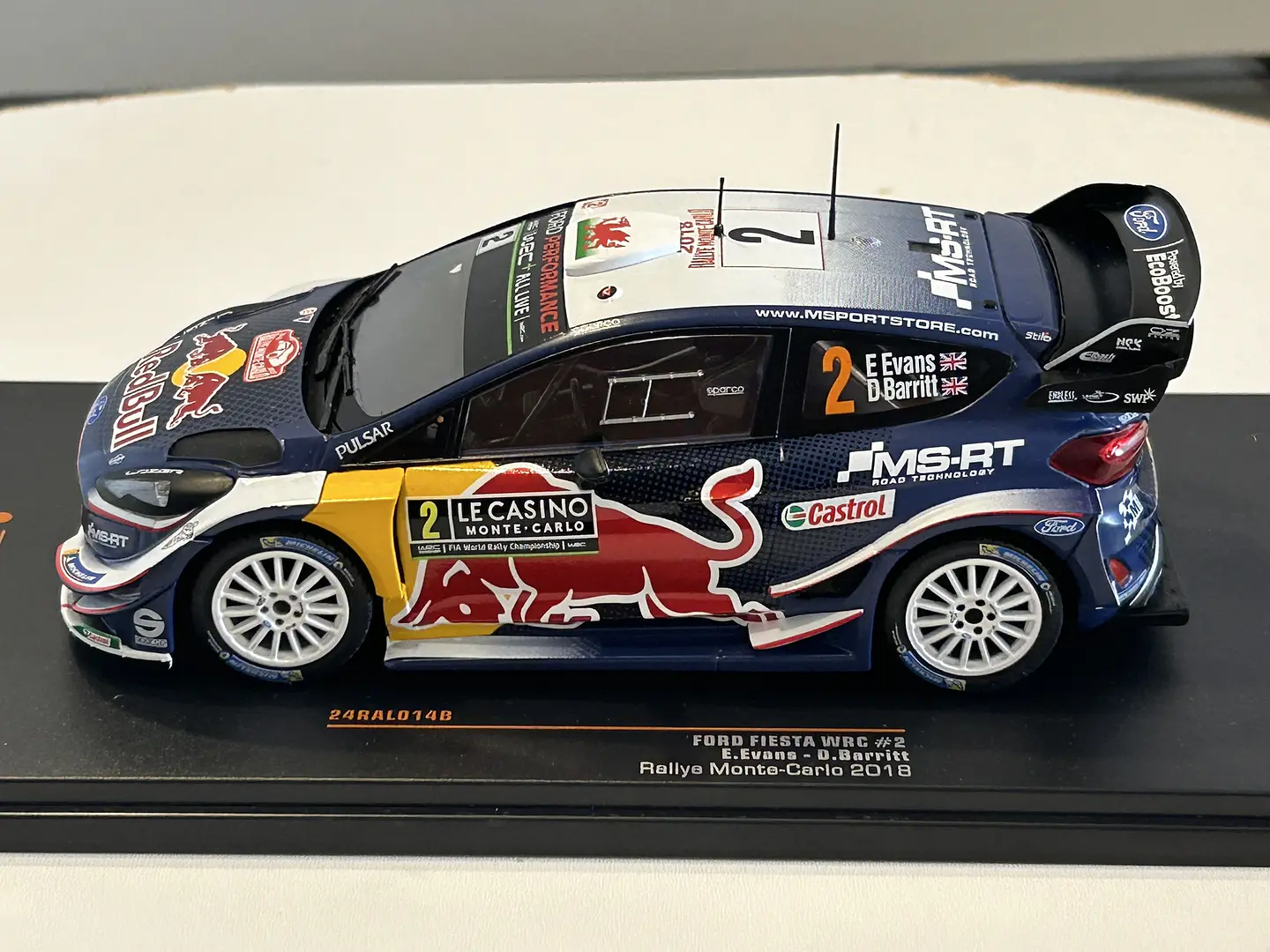 Auto Ford Fiesta WRC Red Bull 2018 IXO Escala 1:24 7
