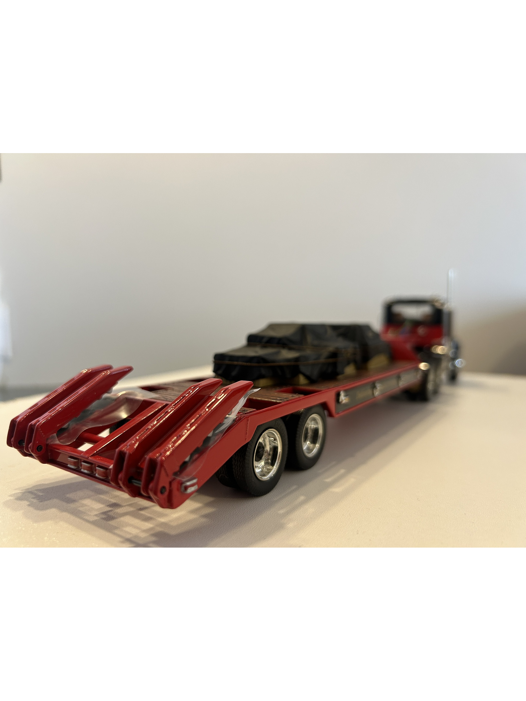 Mack Granite con Rampla Lowboy First Gear 1:34 – Camión americano de carga pesada para coleccionistas y camioneros 6