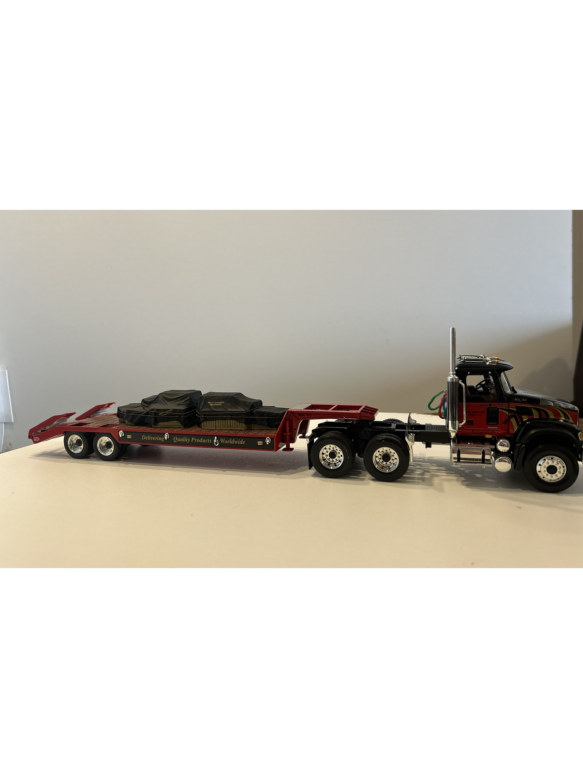 Mack Granite con Rampla Lowboy First Gear 1:34 – Camión americano de carga pesada para coleccionistas y camioneros 7