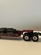 Mack Granite con Rampla Lowboy First Gear 1:34 – Camión americano de carga pesada para coleccionistas y camioneros - Miniatura 7